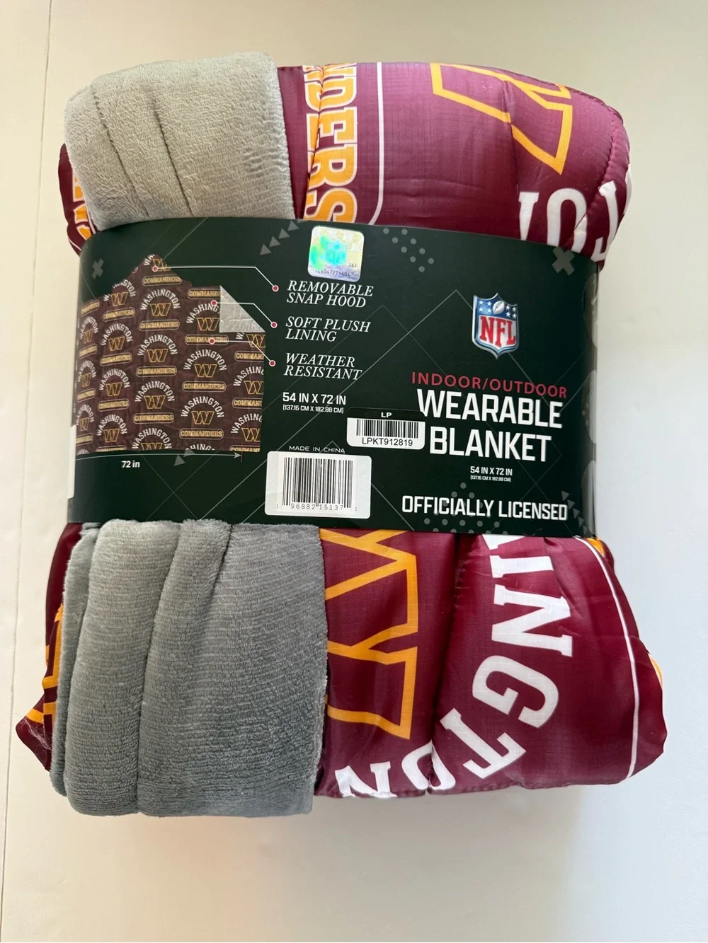 NFL Washington Commanders Wearable Blanket - NWT, Originally $34.99